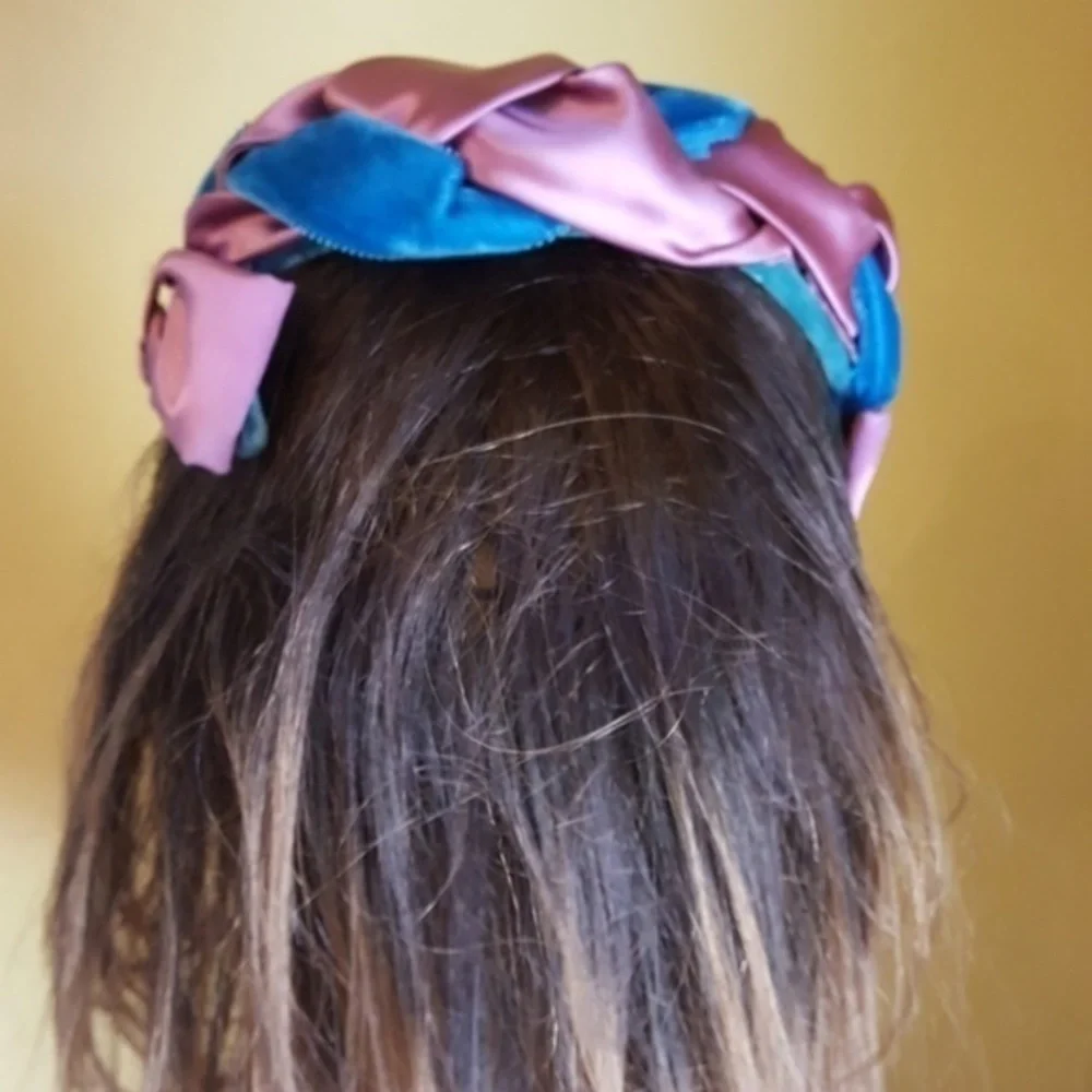 VINTAGE PINK  BLUE WEAVING TWIST BOW‎ ON SIDES  CAPLET HAT TEA CHURCH HAT - Picture 4 of 9